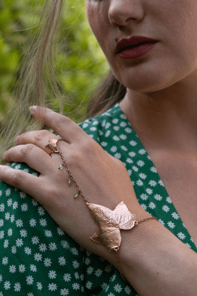 Bijou de main "le chant du lierre"