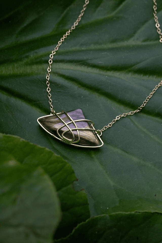 Collier Lotus